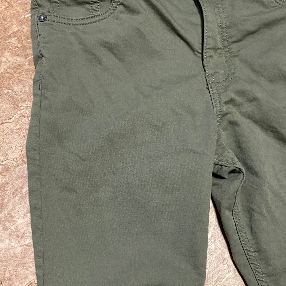 OshKosh B'gosh Kid’s Green Cotton Size 10 Jeans Back to School Fall